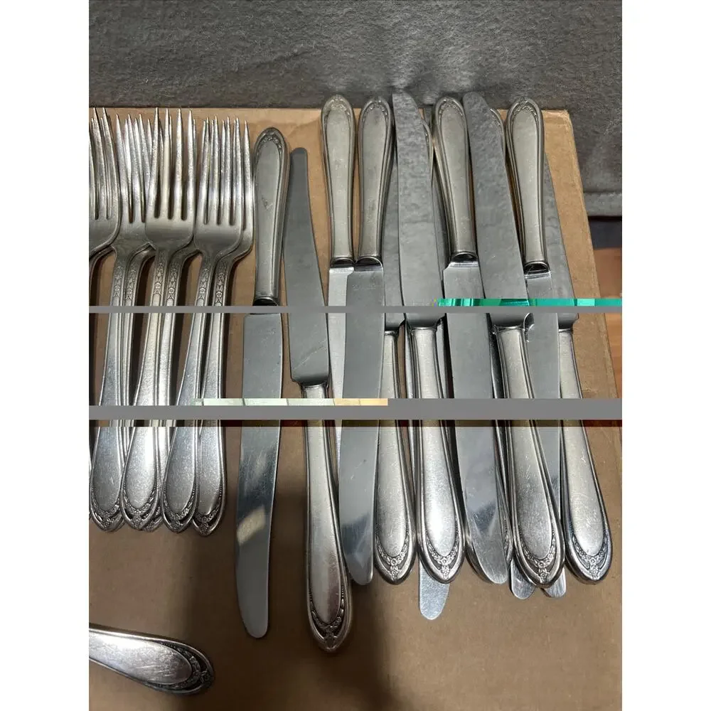 Vintage 1847 Rogers Bros IS LOVELACE Silverplate Flatware & Serving 32 Pc